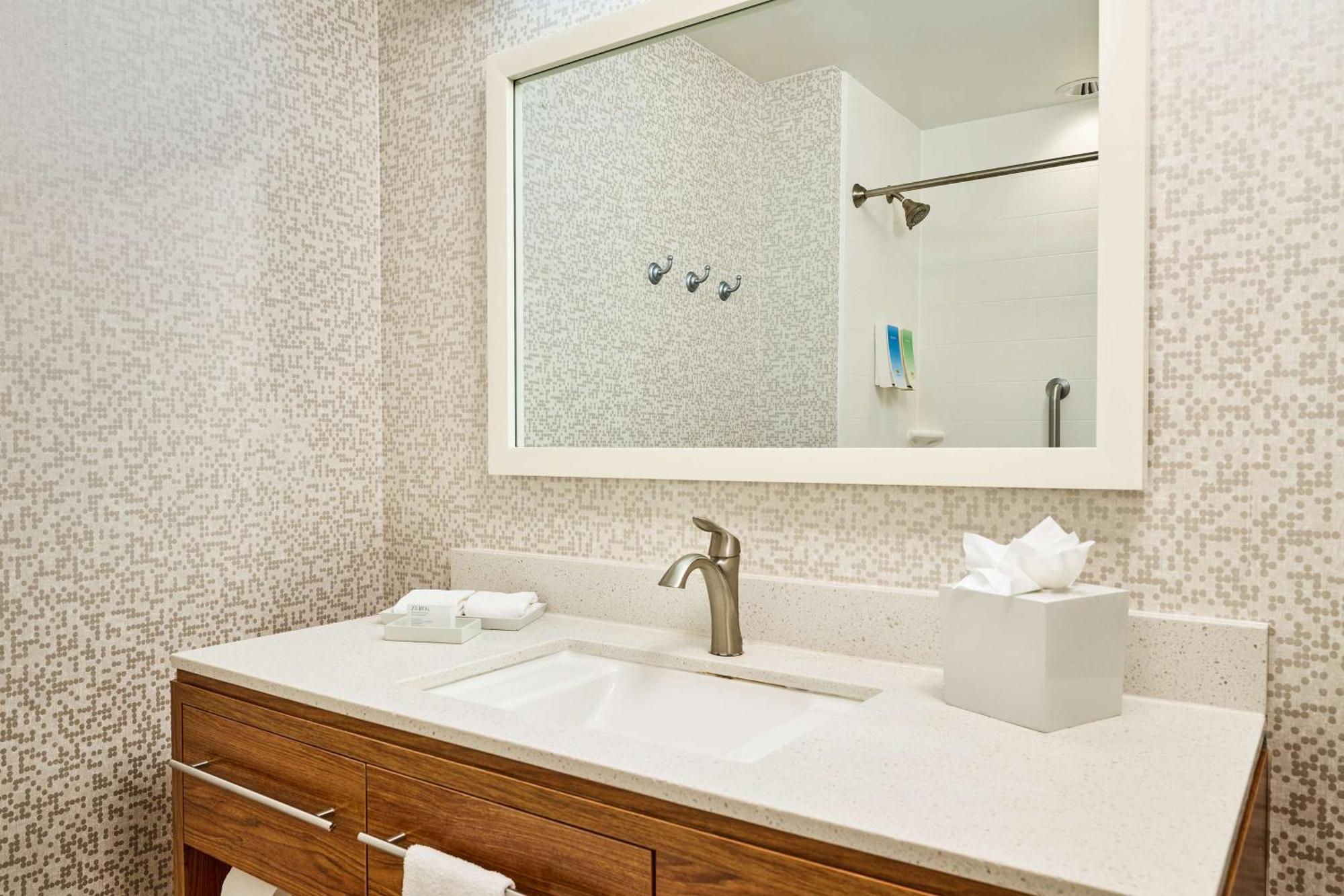 Hotel Home2 By Hilton Airport, Tx 3*